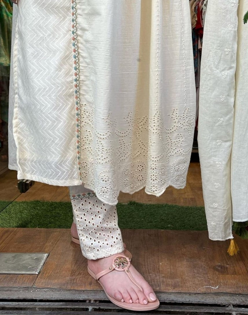 Generic Women's Embroidered Cotton Cotton Chikankari Kurti With Pants And Stall Dupatta (Light Yellow)