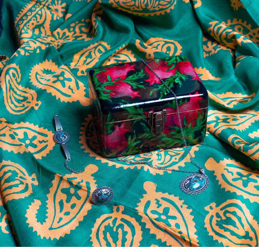 Banarasi Silk Saree: A Tale of Elegance, Tradition, and Timeless Beauty